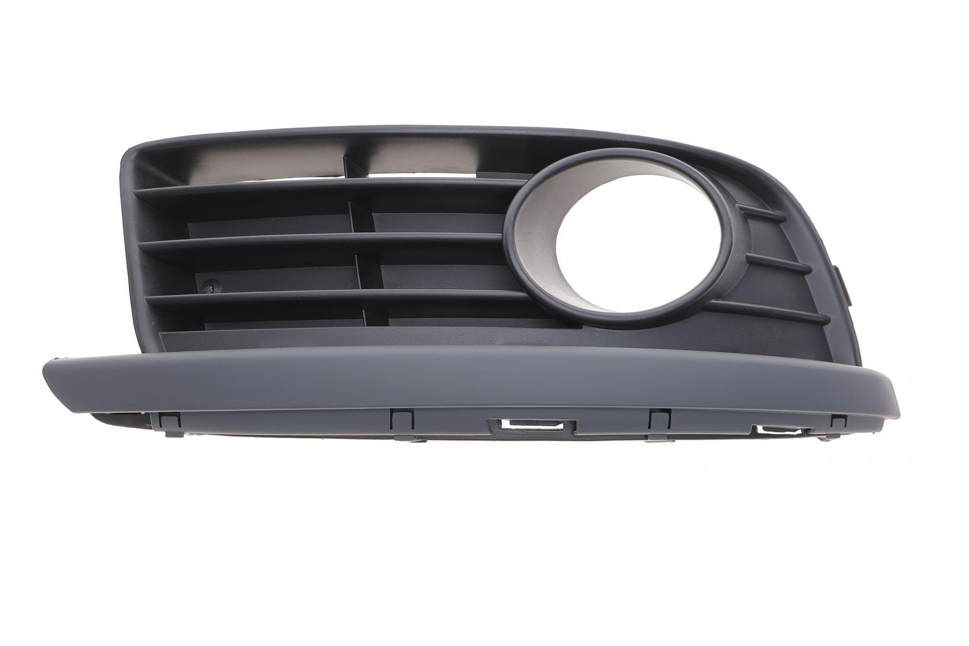 Вставка бампера (під протитуманку) VW Golf V 07-09 (R)