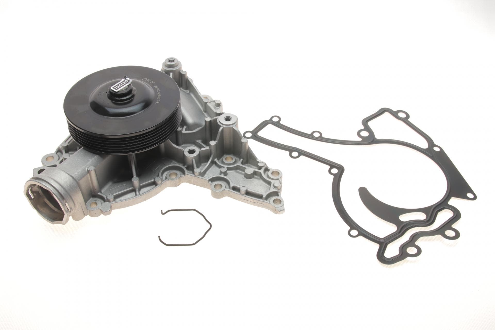 Помпа води MB C-class (W203/204)/E-class (W211/212) M272 05-14