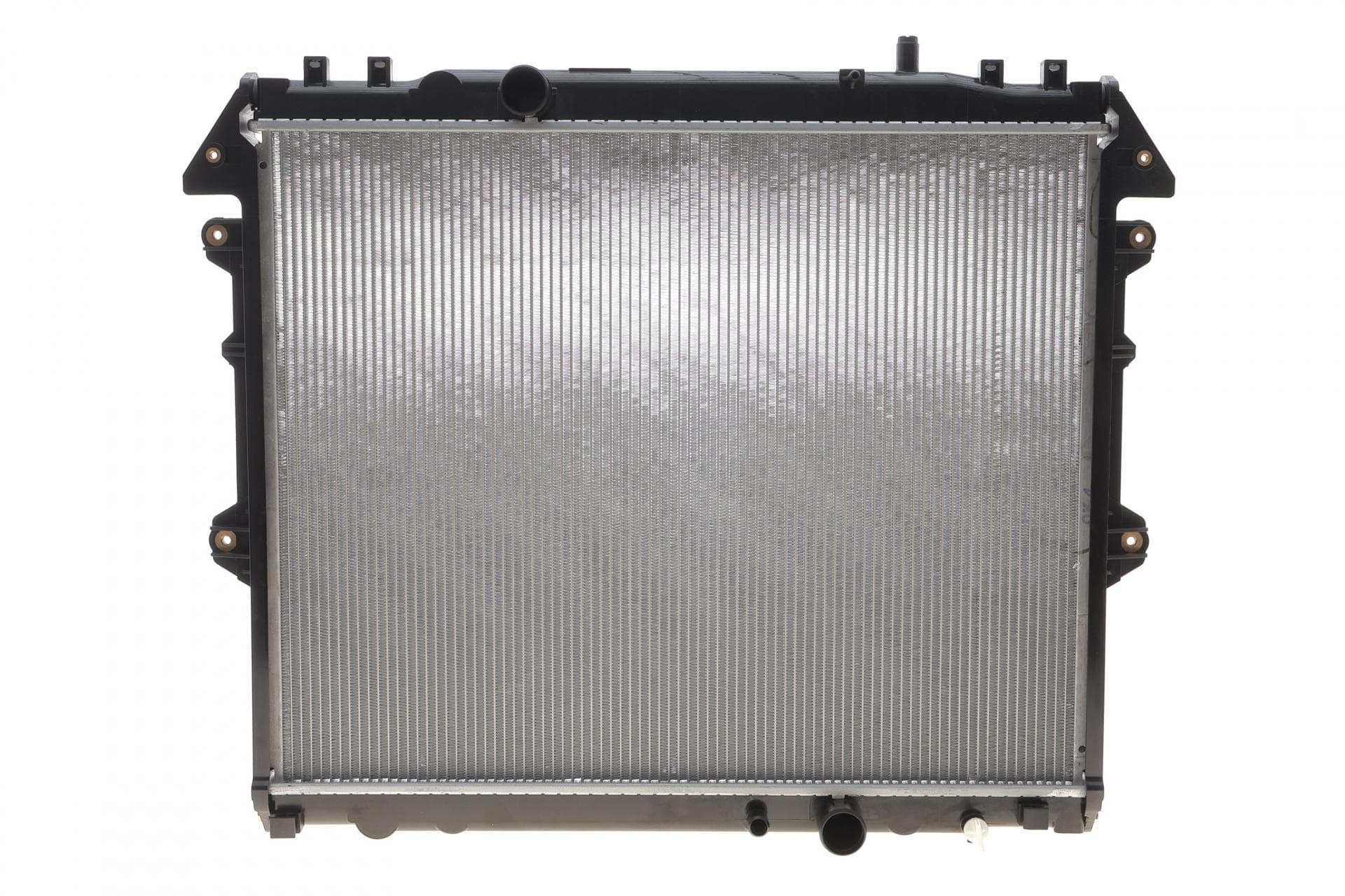Радіатор охолодження Toyota Hilux 2.5-3.0 D-4D 04-