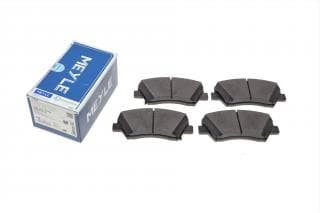 Колодки гальмівні (передні) Hyundai Elantra 10-/ i30 11-/ Kia Ceed 12- R15 (Bosch)