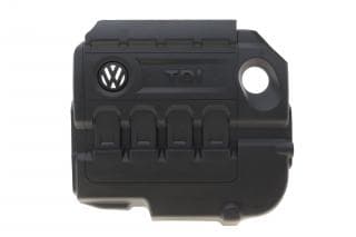 Кришка двигуна VW Passat B8 2.0 TDI 14-