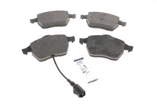 Колодки гальмівні (передні) Audi A3/TT/Seat Leon/Skoda Octavia/VW Golf 96-10/Polo 05-09 (+датчик)