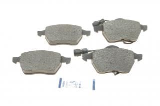 Колодки гальмівні (передні) Audi 100 90-94/Audi A6 94-97 (+датчики)