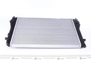Радіатор інтеркулера VW Passat/Sharan/Tiguan 1.4-2.0D 05-