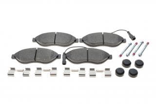 Колодки гальмівні (передні) Citroen Jumper/Fiat Ducato/Peugeot Boxer 06- (Brembo) Q+(з датчиком)