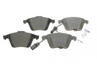 Колодки гальмівні (передні) Audi A4 03-09/A6/A8 03-11/Seat Exeo 08-13 (+датчики)