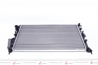 Радіатор охолодження Renault Megane/Scenic 1.4-2.0 dCi 96-03